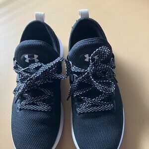 UNDER ARMOUR ,Tennis shoes, size 6 ,black